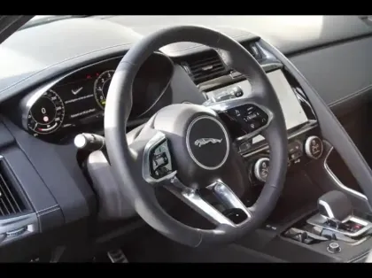 Photo 29 Jaguar E-Pace  P300e PHEV 309ch R-Dynamic HSE