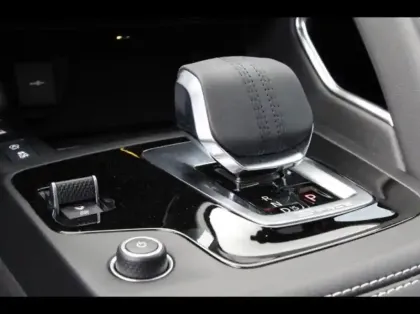Photo 12 Jaguar E-Pace  P300e PHEV 309ch R-Dynamic HSE