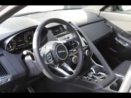 Photo 28 Jaguar E-Pace  P300e PHEV 309ch R-Dynamic HSE