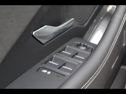 Photo 14 Jaguar E-Pace  P300e PHEV 309ch R-Dynamic HSE