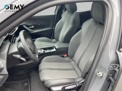 Photo 108 Peugeot 2008  Electrique 54 kWh 156 ch
