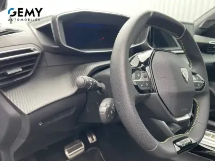 Photo 128 Peugeot 2008  Electrique 54 kWh 156 ch