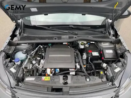 Photo 111 Peugeot 2008  Electrique 54 kWh 156 ch