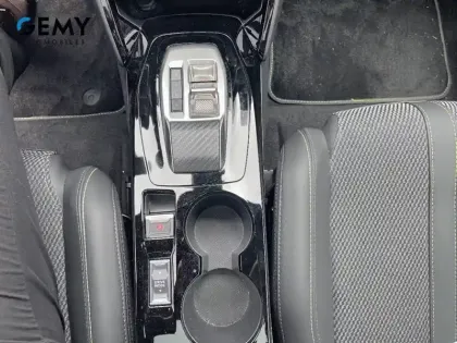Photo 132 Peugeot 2008  Electrique 54 kWh 156 ch