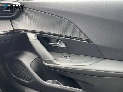 Photo 134 Peugeot 2008  Electrique 54 kWh 156 ch
