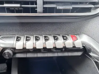 Photo 26 Peugeot 3008  BlueHDi 130ch S&S EAT8