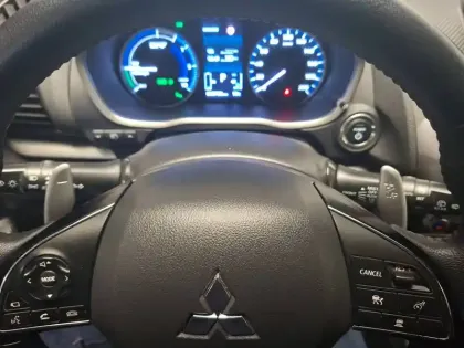 Photo 25 Mitsubishi Eclipse  Cross 2.4 MIVEC PHEV Twin Motor 4WD