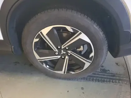 Photo 14 Mitsubishi Eclipse  Cross 2.4 MIVEC PHEV Twin Motor 4WD