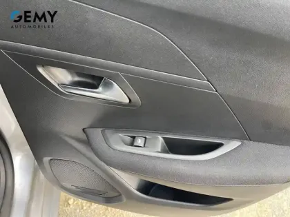 Photo 28 Peugeot 208  PureTech 75 S&S BVM5