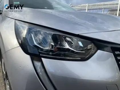 Photo 19 Peugeot 208  PureTech 75 S&S BVM5