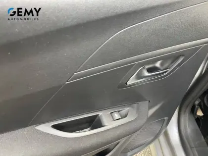 Photo 27 Peugeot 208  PureTech 75 S&S BVM5