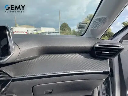 Photo 38 Peugeot 208  PureTech 75 S&S BVM5