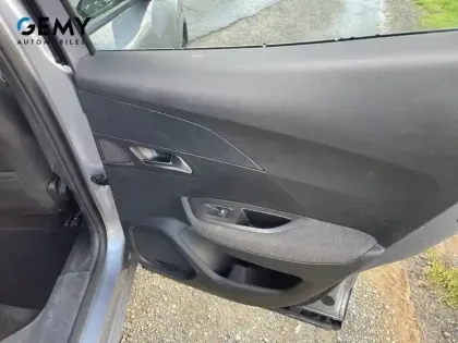 Photo 37 Peugeot 2008  Electrique 136 ch