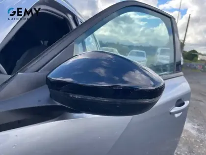 Photo 23 Peugeot 2008  Electrique 136 ch