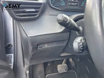 Photo 31 Peugeot 2008  Electrique 136 ch