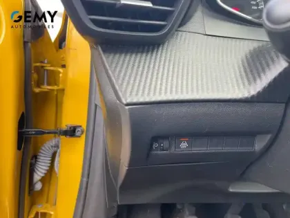 Photo 32 Peugeot 208  BlueHDi 100 S&S BVM6