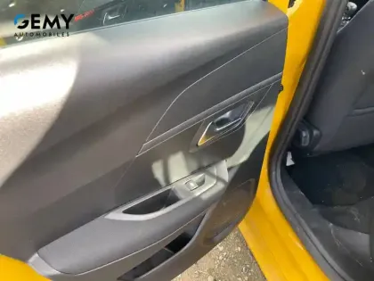 Photo 24 Peugeot 208  BlueHDi 100 S&S BVM6