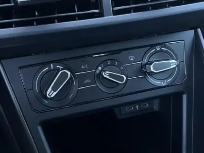 Photo 16 Volkswagen Polo  1.0 MPI 80 S&S BVM5