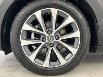 Photo 18 Renault Clio  E-Tech 140