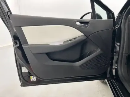 Photo 10 Renault Clio  E-Tech 140