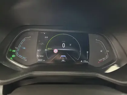 Photo 16 Renault Clio  E-Tech 140