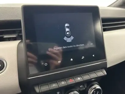 Photo 19 Renault Clio  E-Tech 140