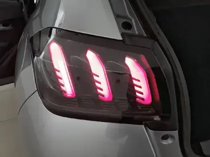 Photo 16 Peugeot 208  PureTech 100 S&S BVM6