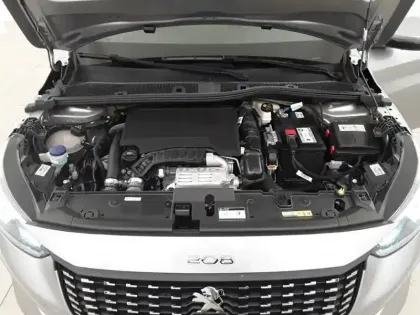 Photo 18 Peugeot 208  PureTech 100 S&S BVM6