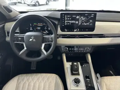 Photo 14 Mitsubishi Outlander  2.4 MIVEC PHEV 306 4WD