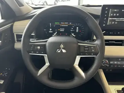 Photo 12 Mitsubishi Outlander  2.4 MIVEC PHEV 306 4WD