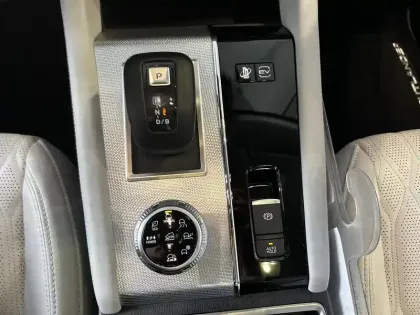 Photo 17 Mitsubishi Outlander  2.4 MIVEC PHEV 306 4WD