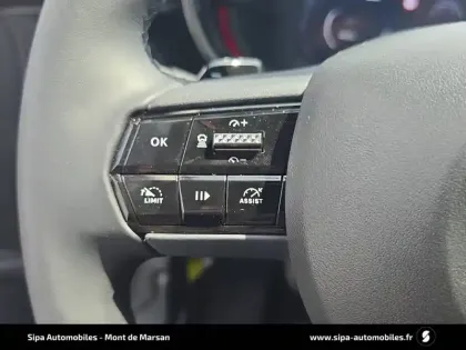 Photo 11 Alfa Romeo Junior  1.2 Ibrida 145 ch eDCT6