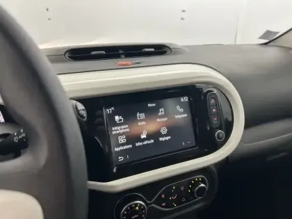 Photo 49 Renault Twingo  III Achat Intégral - 21