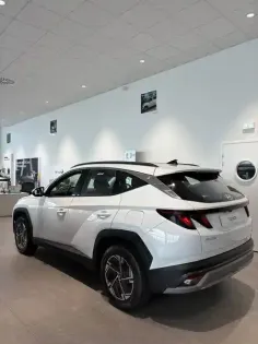 Photo 5 Hyundai Tucson  1.6 T-GDI 253 Plug-in BVA6