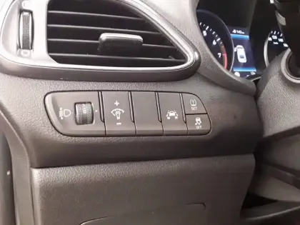 Photo 18 Hyundai I30  Fastback 1.0 T-GDi 120 BVM6