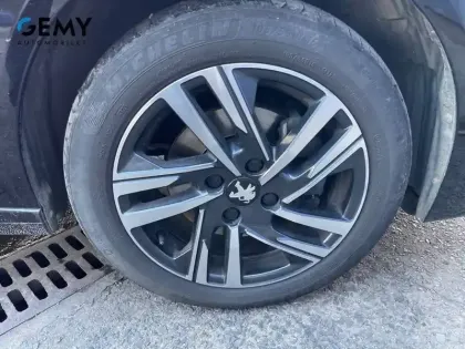 Photo 47 Peugeot 208  PureTech 100 S&S EAT8