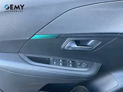 Photo 37 Peugeot 208  PureTech 100 S&S EAT8