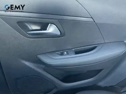 Photo 38 Peugeot 208  PureTech 100 S&S EAT8