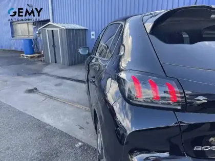 Photo 48 Peugeot 208  PureTech 100 S&S EAT8