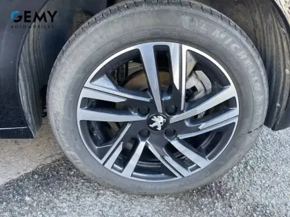 Photo 45 Peugeot 208  PureTech 100 S&S EAT8