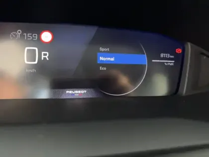 Photo 17 Peugeot 208  Hybrid 100 e-DCS6