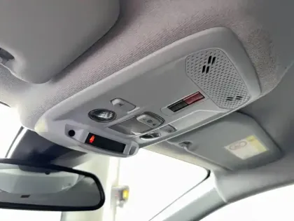 Photo 18 Peugeot 208  Hybrid 100 e-DCS6