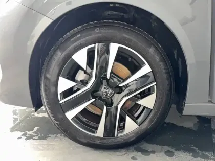 Photo 12 Peugeot 208  Hybrid 100 e-DCS6