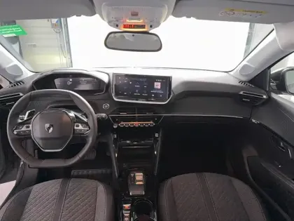 Photo 13 Peugeot 208  Hybrid 100 e-DCS6