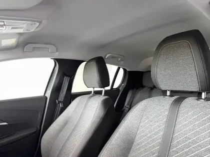 Photo 14 Peugeot 208  Hybrid 100 e-DCS6