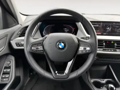 Photo 11 BMW Serie 1 Série 1 116iA 109ch Business Design DKG7