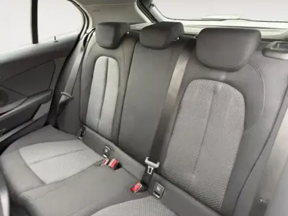 Photo 12 BMW Serie 1 Série 1 116iA 109ch Business Design DKG7