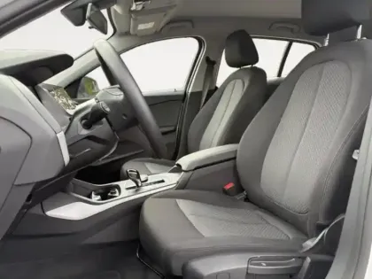 Photo 8 BMW Serie 1 Série 1 116iA 109ch Business Design DKG7