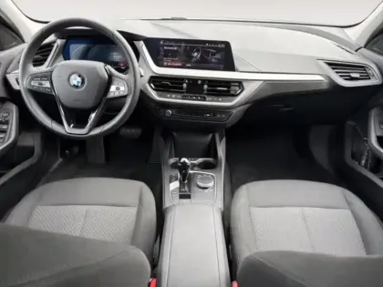 Photo 9 BMW Serie 1 Série 1 116iA 109ch Business Design DKG7