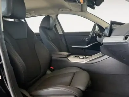 Photo 29 BMW Serie 3 Série 3 Touring 320eA 204ch Business Design